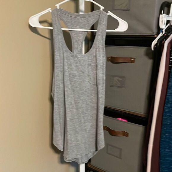 Lululemon Yogi Racerback P2P 16 ~ Sz 4 Heathered Medium Grey Vitasea 478 - Picture 1 of 4